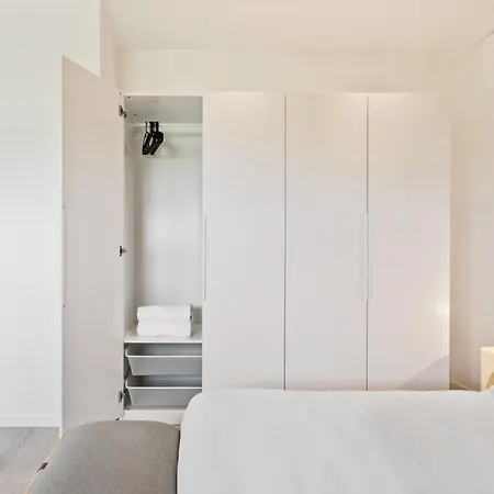 Modern 2br In Bivange With Balcony, Wi-fi, Free Parking Apartment *