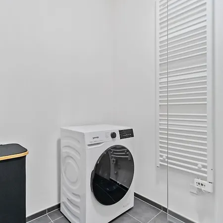 Modern 2br Elegance In Bivange Lägenhet *