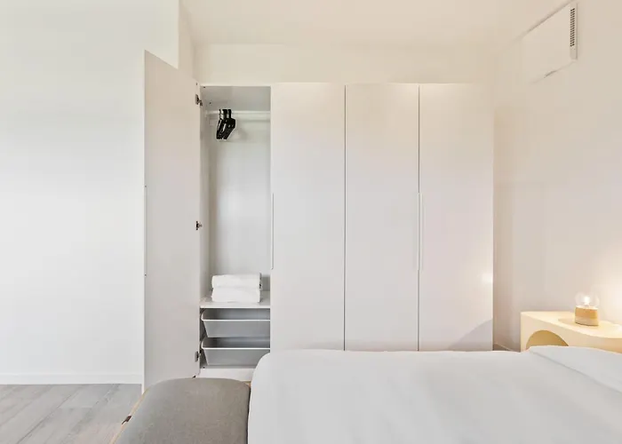 Modern 2br Elegance In Bivange Lejlighed *